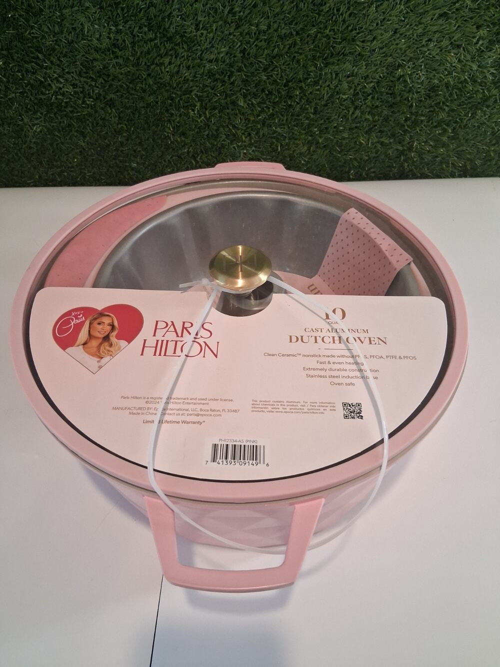 Paris Hilton 10 Quart Cast Aluminum Dutch Oven Pink Quilted Ceramic Fluted Cake